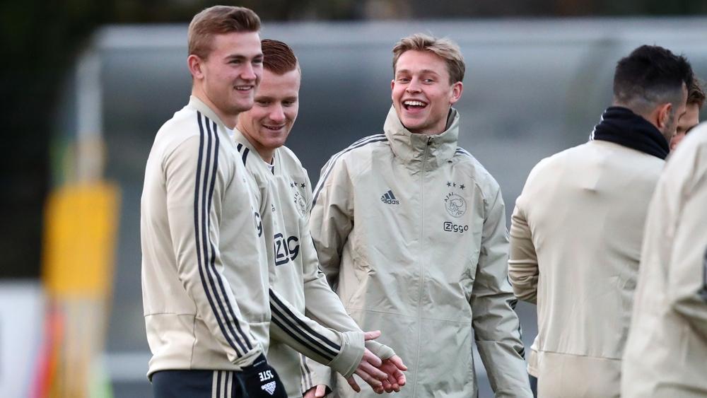 سانشيز: دي يونج ودي ليخت سيتألقان في برشلونة