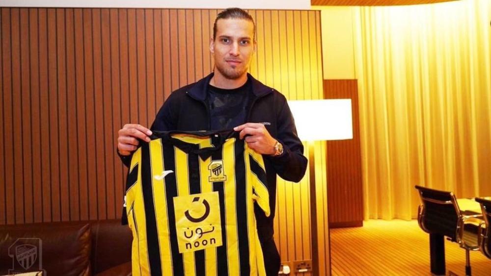 رسمياً | اتحاد جدة يتعاقد مع مهاجم باوك سالونيك