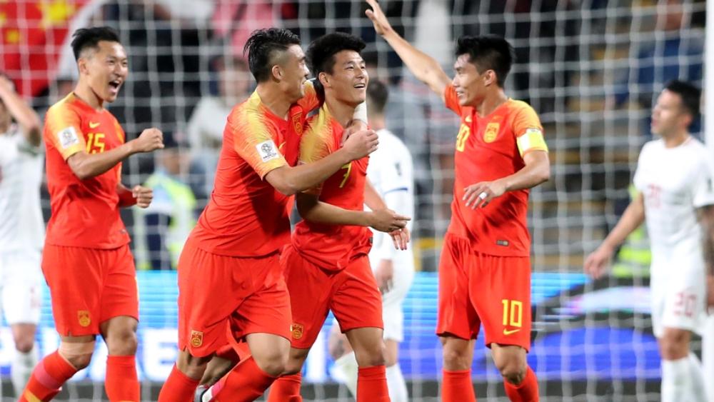 وو لي يضع الصين في ثمن نهائي كأس آسيا