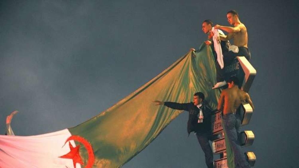 مدير الأمن العام بالجزائر: "العنف أصبح سرطاناً ينخر في جسد البلاد"