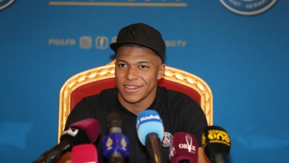 مبابي: "سنخوض مباراة صعبة أمام مانشستر يونايتد"