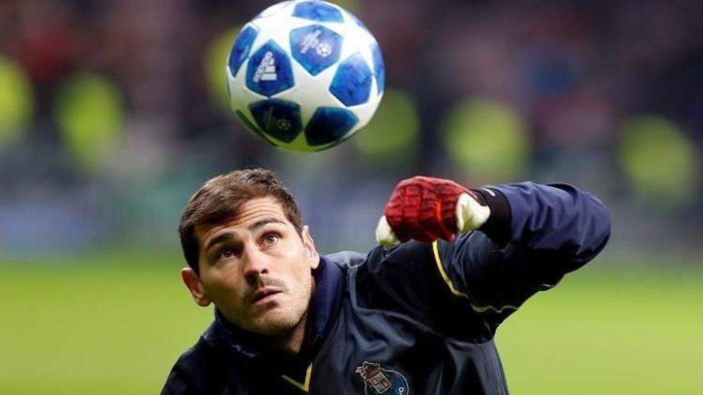 كاسياس يسعى للبقاء مع بورتو لأطول فترة