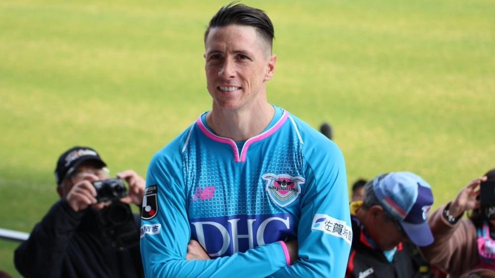 لاعب إسباني آخر يجاور توريس في فريقه الياباني