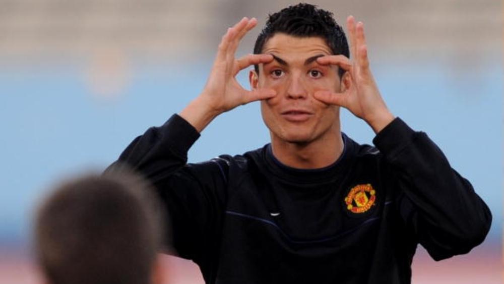 برتغالي يُسقط رونالدو من عرش اعتلاه  10 أعوام