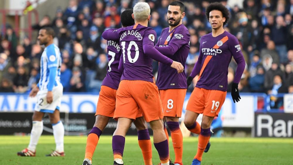 السيتي يعود للضغط على ليفربول بثلاثية في هدرسفيلد