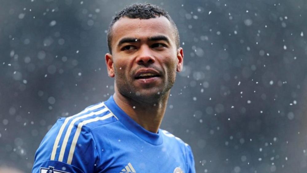 آشلي كول يعود إلى الدوري الإنجليزي مُجدداً