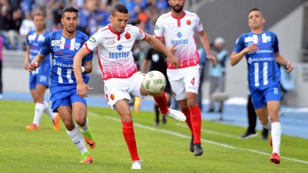 الحكم سمير الكزاز يقود مباراة إتحاد طنجة و الوداد