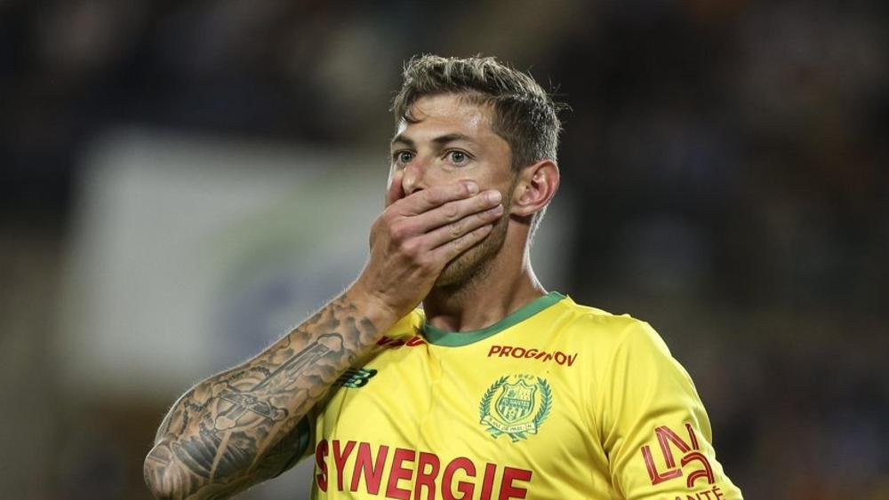 الكشف عن محتوى آخر رسالة صوتية لسالا قبل اختفاء الطائرة