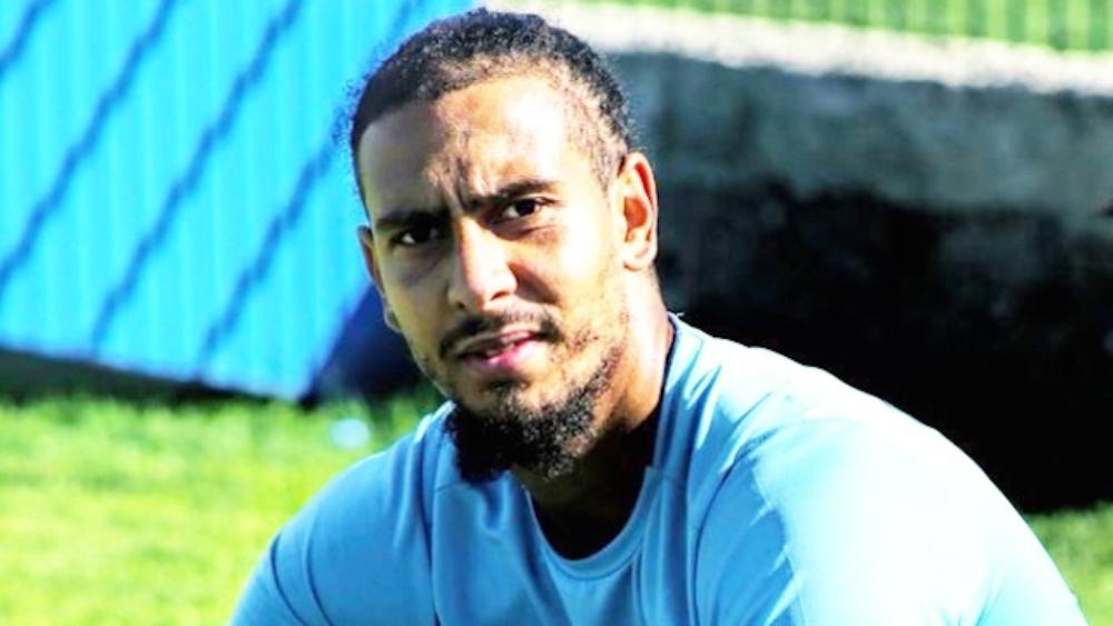 يوسف سكور يتعاقد مع الإتحاد الليبي بطلب من مدربه السابق عبد الحق بنشيخة