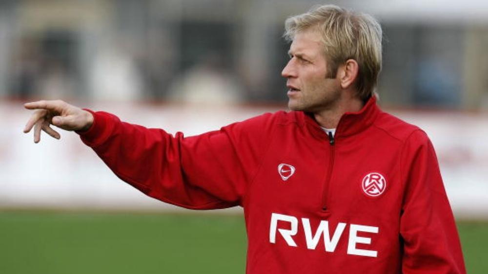 بعد جلب مدرب من دورتموند، هدرسفيلد يضم مساعده من البايرن