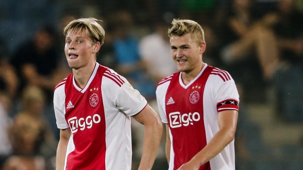 دي ليخت: "أعتقد أن الجميع يريد الذهاب إلى برشلونة"