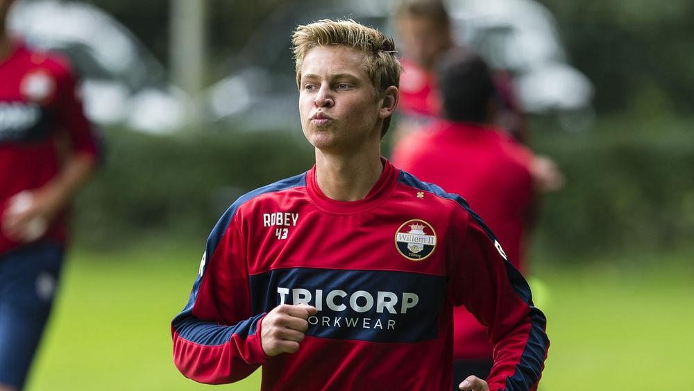 فيليم 2 باع دي يونغ بـ 1 أورو والآن سيحصل على 7 ملايين