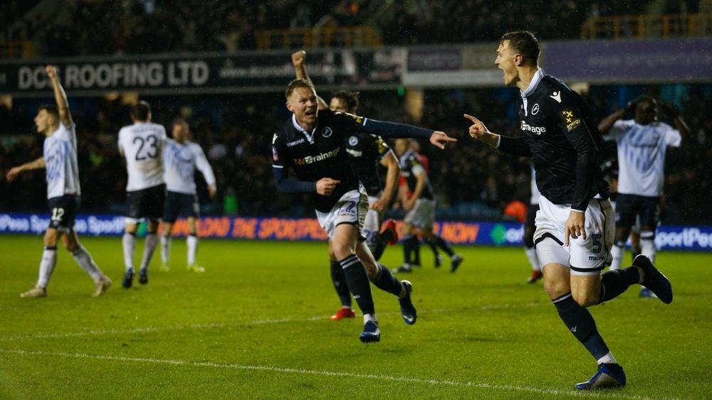 الاتحاد الإنجليزي يفتح تحقيقاً ضد الهتافات العنصرية