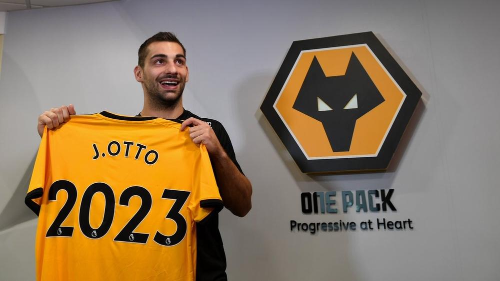 ولفرهامبتون يحتفظ بلاعب الأتلتيكو بشكل نهائي