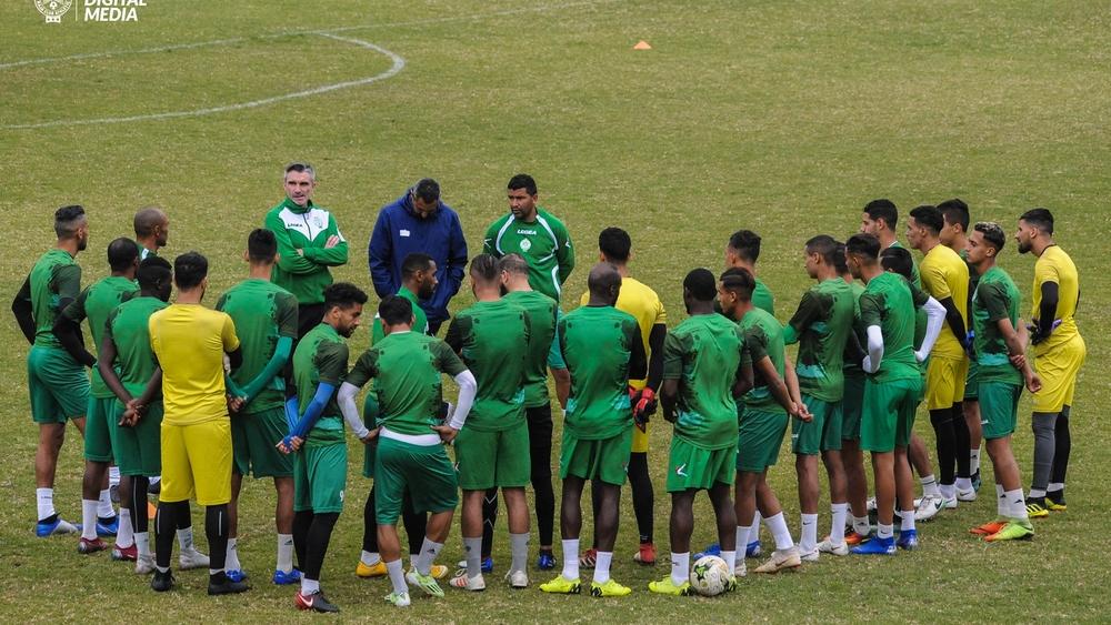 كارتيرون يحفز لاعبي الرجاء قبل مواجهة الحسنية