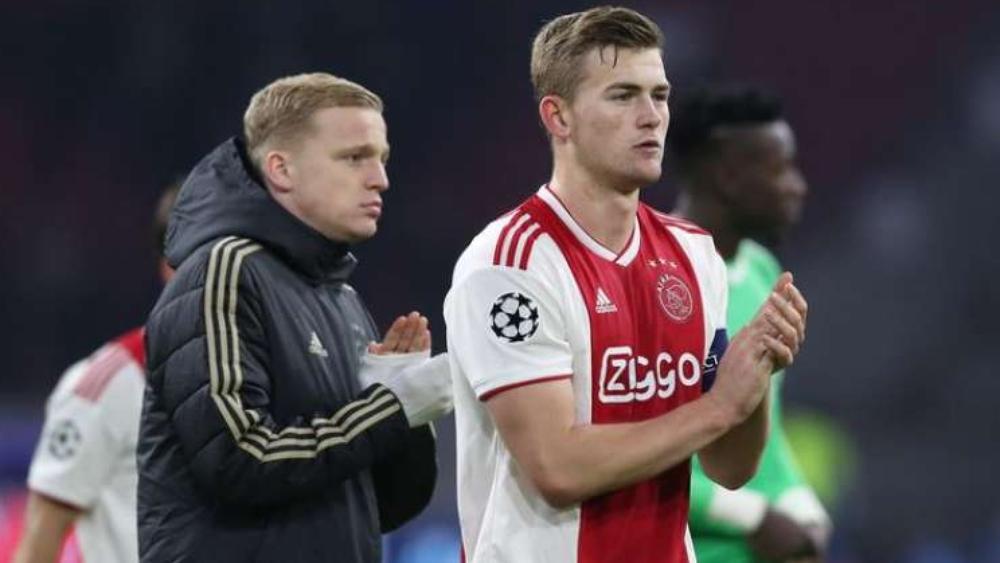 برشلونة جادٌ في انتداب دي ليخت .. والهولندي يتحدث عن مُستقبله