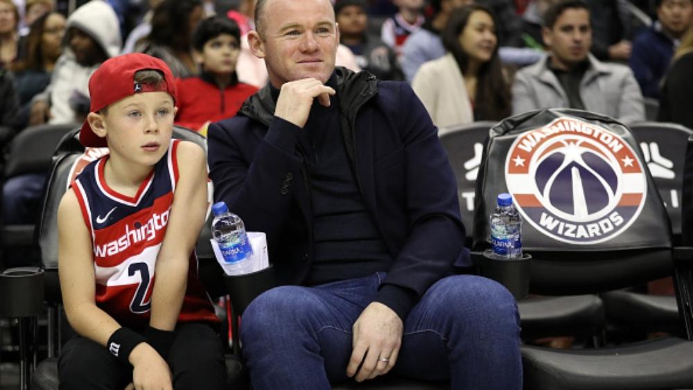 روني يتجاهل زيدان، ويختار مدرب مانشستر يونايتد القادم