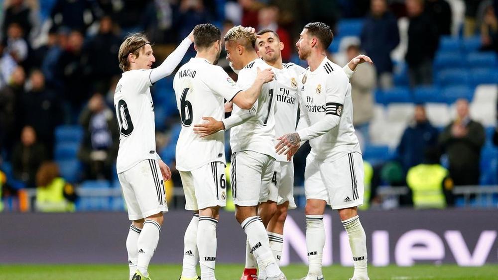 سولاري يستبعد دياز ويستدعي إيسكو لقائمة الكلاسيكو