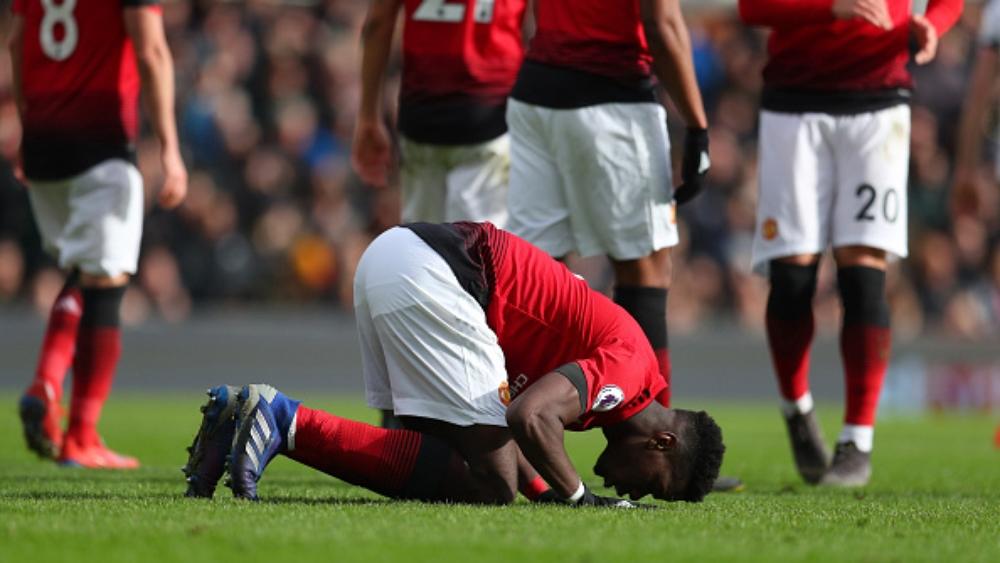 "سجدة" بوجبا تطرح المقارنات بينه وبين صلاح