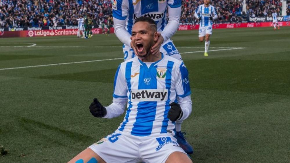 النصيري: سأُهدي كرة "الهاتريك" إلى والدتي