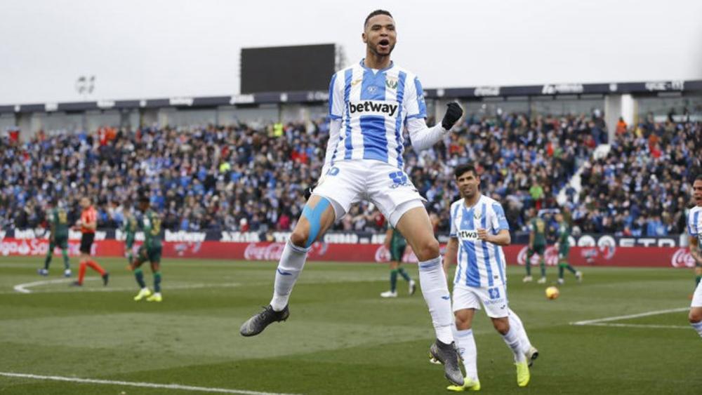 طفرة كبيرة للنصيري بزيارة الشباك "كل ساعة" عوض "15 ساعة"!