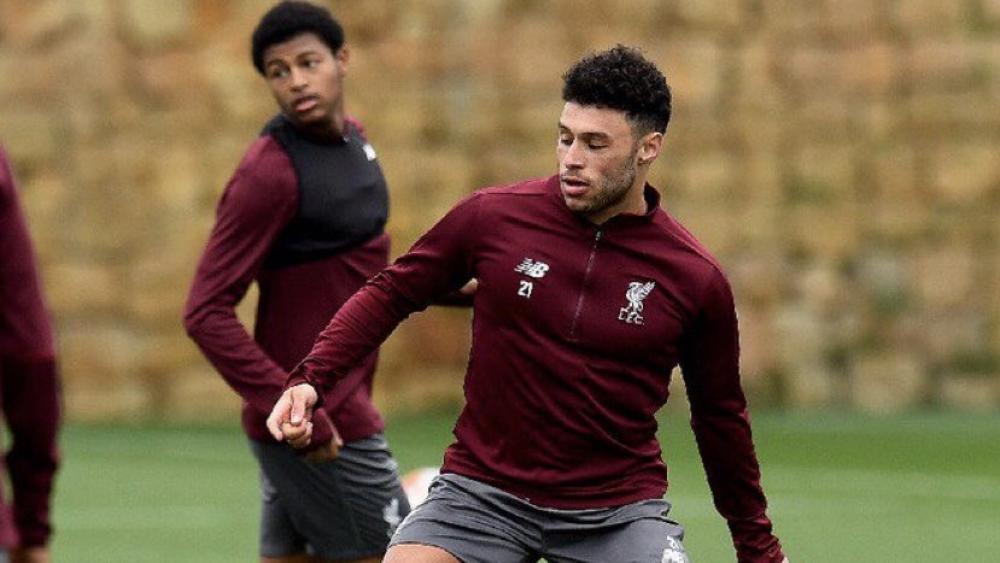 بعد 10 أشهر، تشامبرلين يعود إلى تدريبات ليفربول