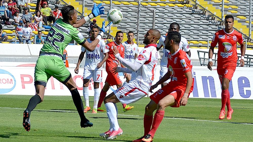 الجامعة تكشف عن حكم مباراة الوداد و الفتح الرياضي