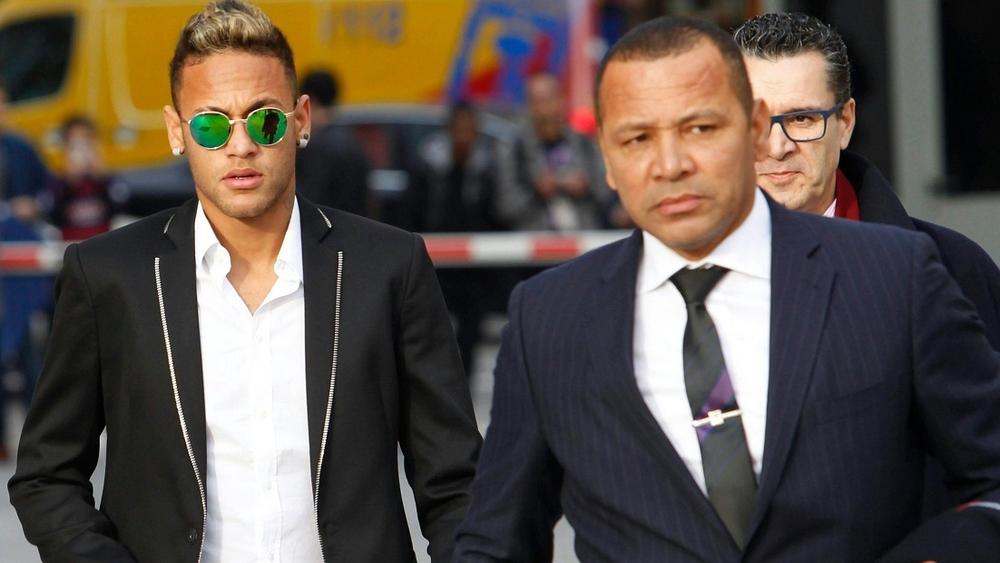 والد نيمار يتحدث عن إمكانية عودة نجم سان جرمان إلى برشلونة