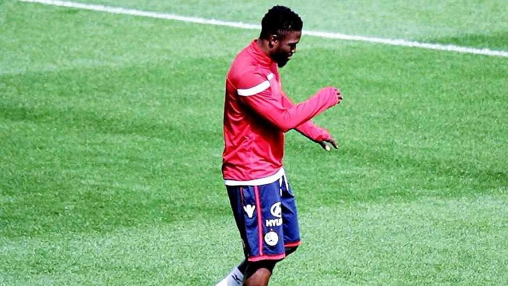 لاعب الوداد يتفاعل مع فيديو "البطولة" و يضعه على حائطه معلقا عليه: "مزاج جيد.."