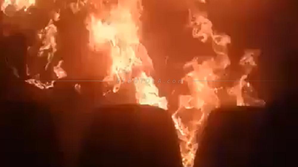 الجماهير البركانية ترد على "الشغب الوجدي" بإضرام النار في مدرجات "الملعب الشرفي"