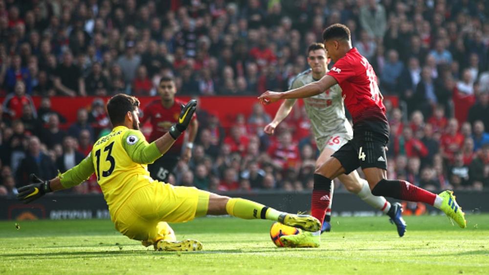 التعادل "العنيف" يسيطر على قمة اليونايتد وليفربول