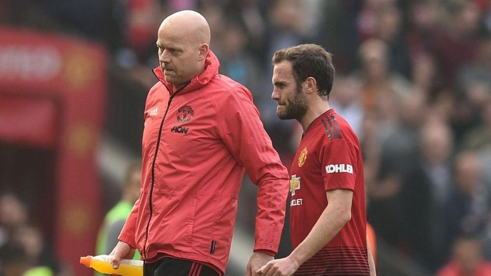 ماتا: كان علي إيقاف صلاح وآمل في أنني لم أجعل الإصابة أسوأ