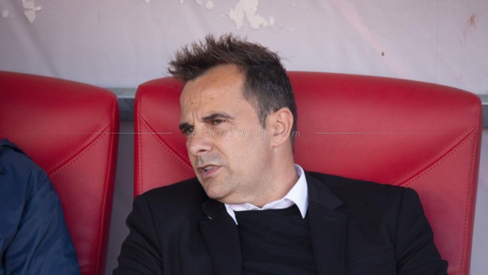 كارلوس ألوس: "أتحمل مسؤولية الهزيمة واللعب بدون جماهير أثر علينا في مواجهة يوسفية برشيد"