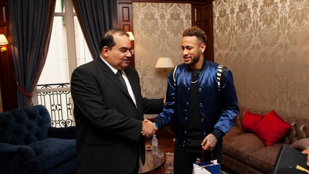 بيريز يغري نيمار براتب "خيالي"... وسان جرمان يحضر لمخطط "ANTI MADRID"