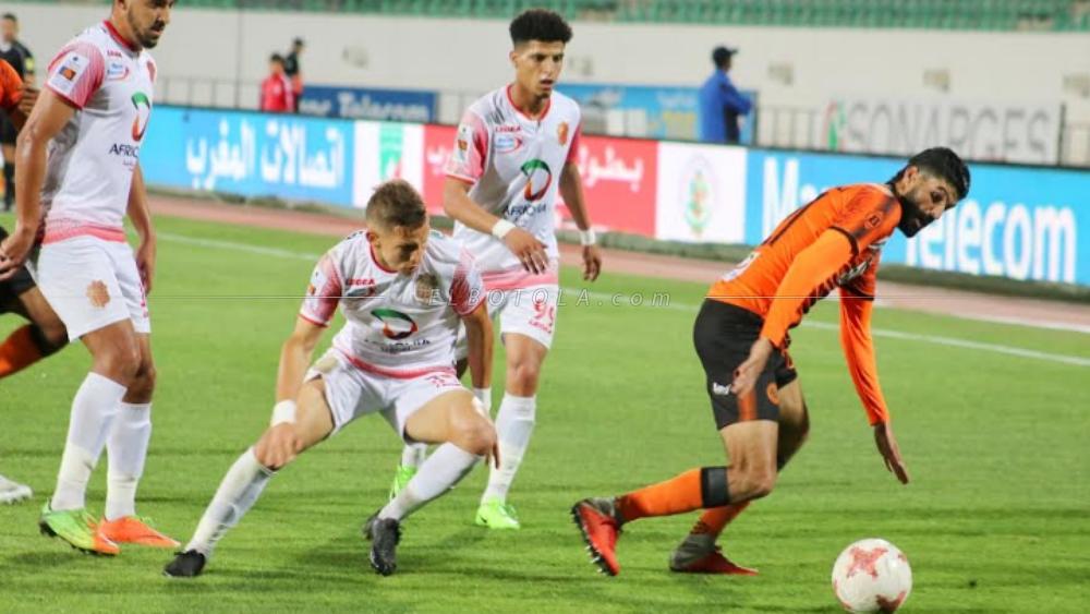 التشكيلتان الرسميتان لـ"موقعة أكادير" بين الحسنية وبركان