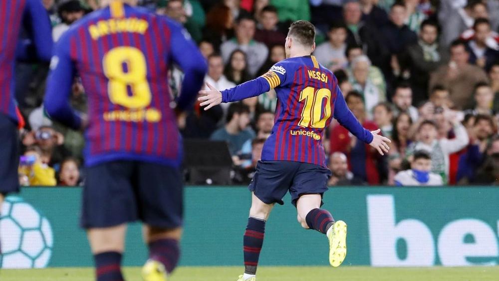 "سِحْرُ" ميسي يقود برشلونة لاكتساح ريال بيتيس