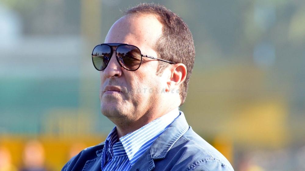 شباب الريف الحسيمي يُتابع مدربه بنعلي قانونياً ويتَّهِمُه بـ"ادِّعاء المرض"