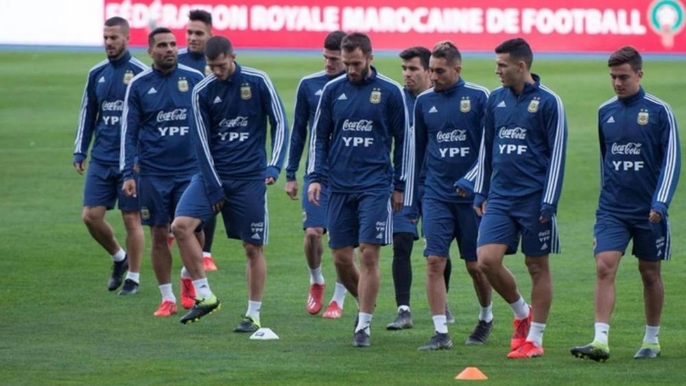 رياح قوية في ملعب طنجة قبل لقاء الأرجنتين