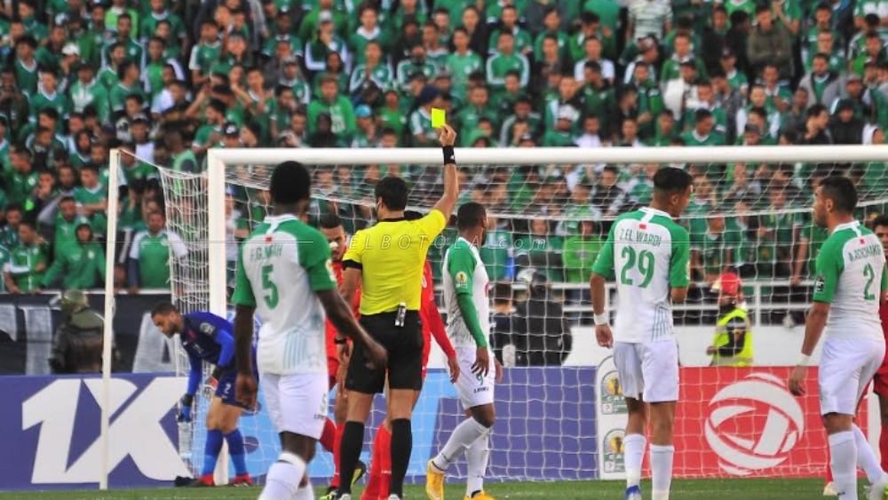 "الكاف" تعين الطاقم التحكيمي للسوبر الإفريقي بين الرجاء و الترجي