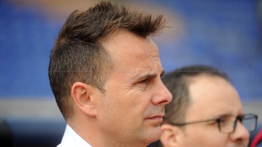 الإسباني ألوس فيرير في طريقه لتجديد عقده مع "العساكر"