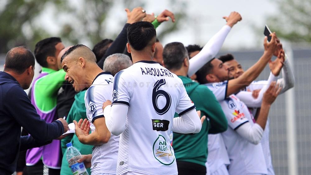 طريف .. "سيلفي" يُكلِّف لاعبي يوسفية برشيد ضربةَ جزاءٍ