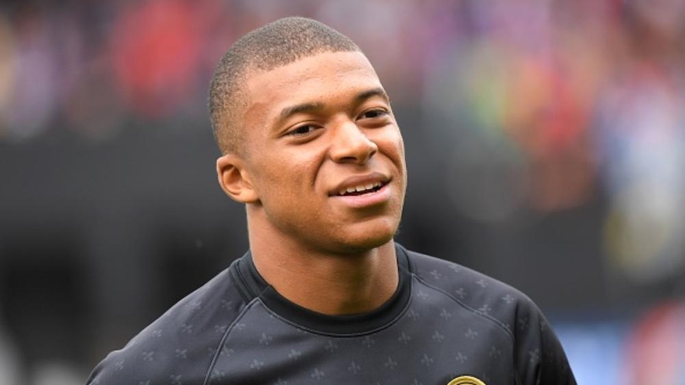 بيريز: مبابي سيلعب لريال مدريد عاجلاً أم آجلاً