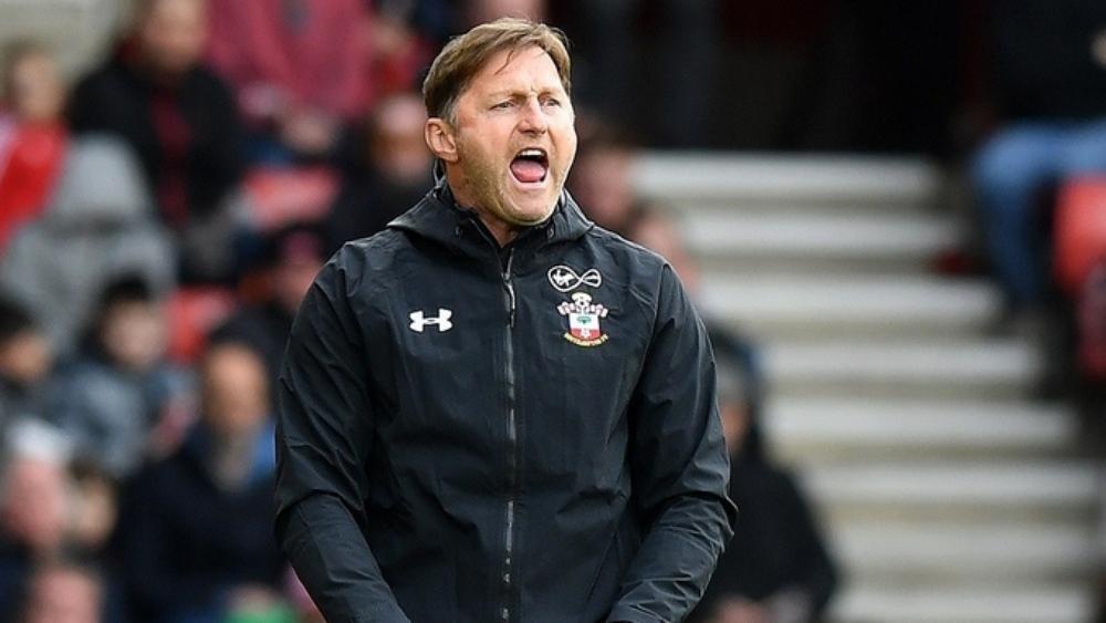 مدرب ساوثهامبتون يؤكد منع الألعاب الإلكترونية على لاعبيه