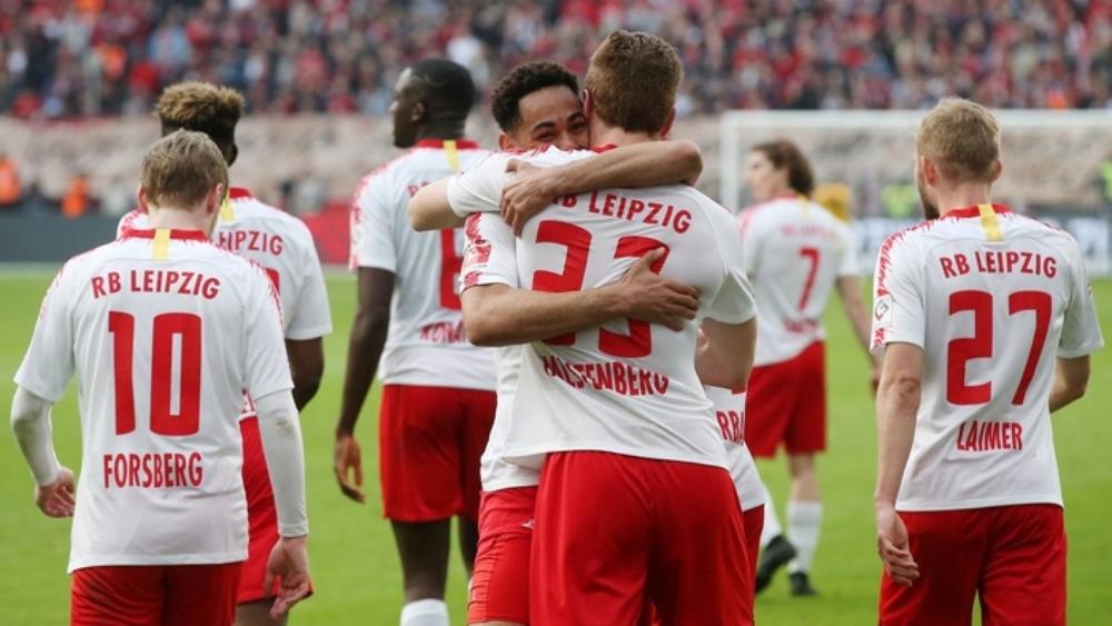 لايبزيج يتغلب على ليفركوزن بثلاثية في البوندسليجا