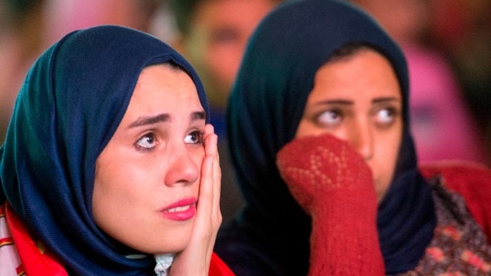 كما حدث أمام الوداد، مقهى بالإسماعيلية يقيم احتفالاً بمشاريب مجانية لخروج الأهلي المُحتمل