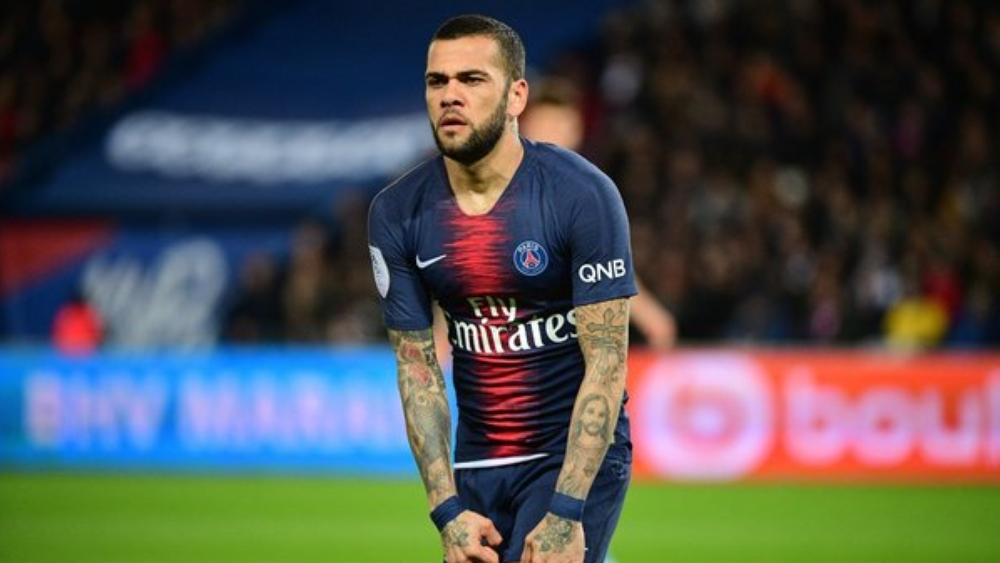 ألفيس يطالب بالاستماع لنصائحه للفوز بدوري الأبطال