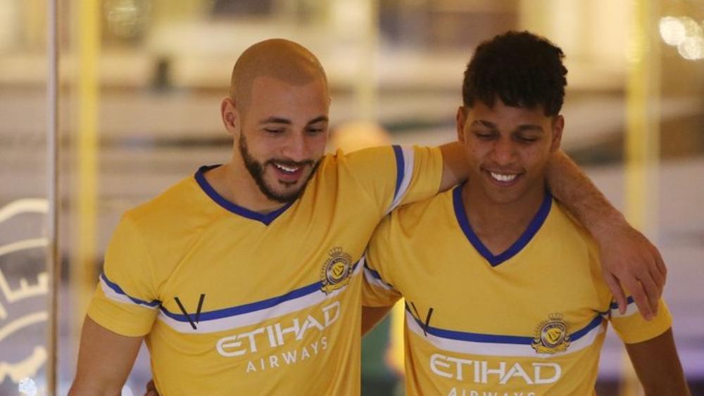 تجدُّد الآلام يُبعد أمرابط عن قمة النصر والاتحاد .. والمغربي خارج حِسابات مدربه فيتوريا