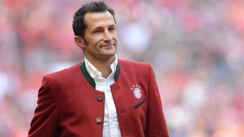 الاتحاد الألماني يعاقب المدير الرياضي لبايرن ميونخ