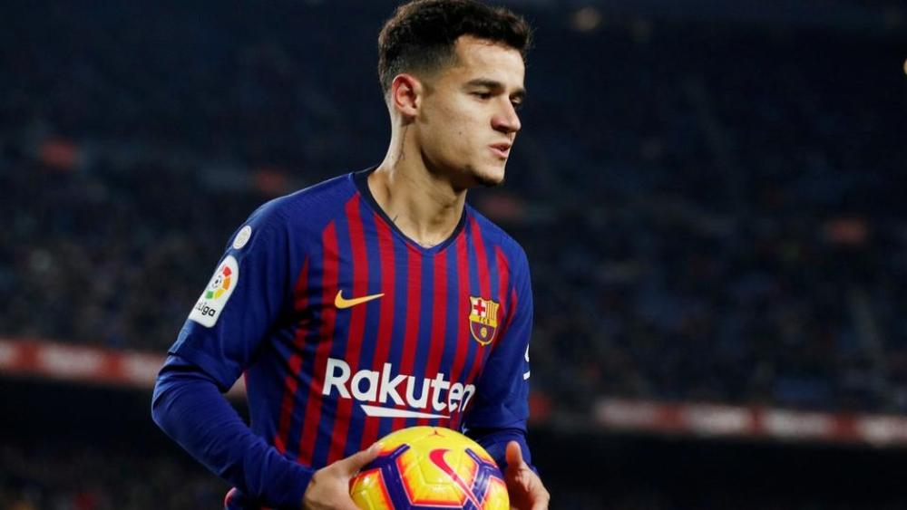 "بند سري" في عقد كوتينيو.. يبعد برشلونة عن فان ديك