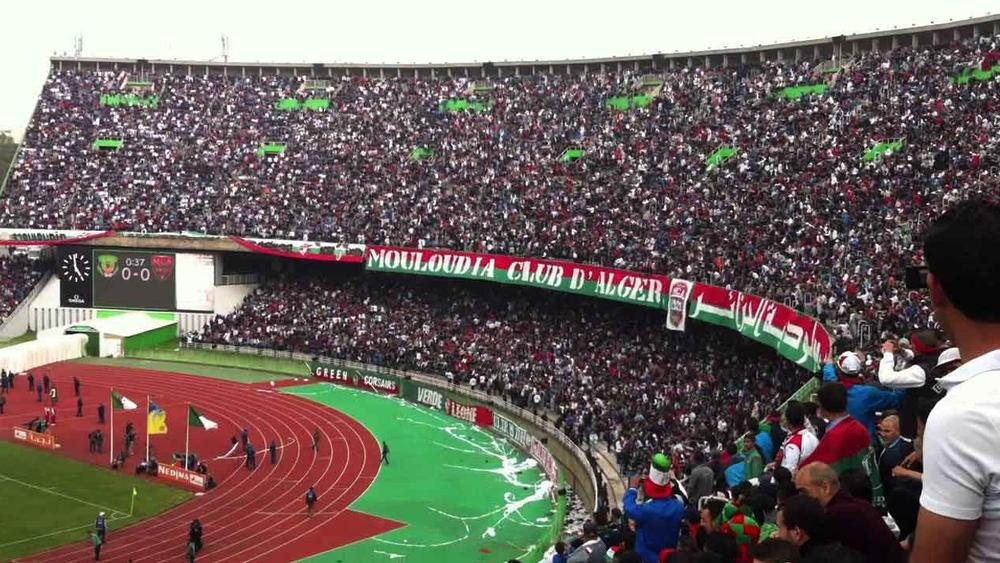 نطحة تتسبب في إيقاف حكم جزائري لثلاثة أشهر